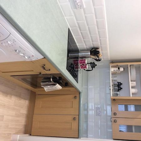 شقة إنفيركيثينغ  في Strachan House المظهر الخارجي الصورة
